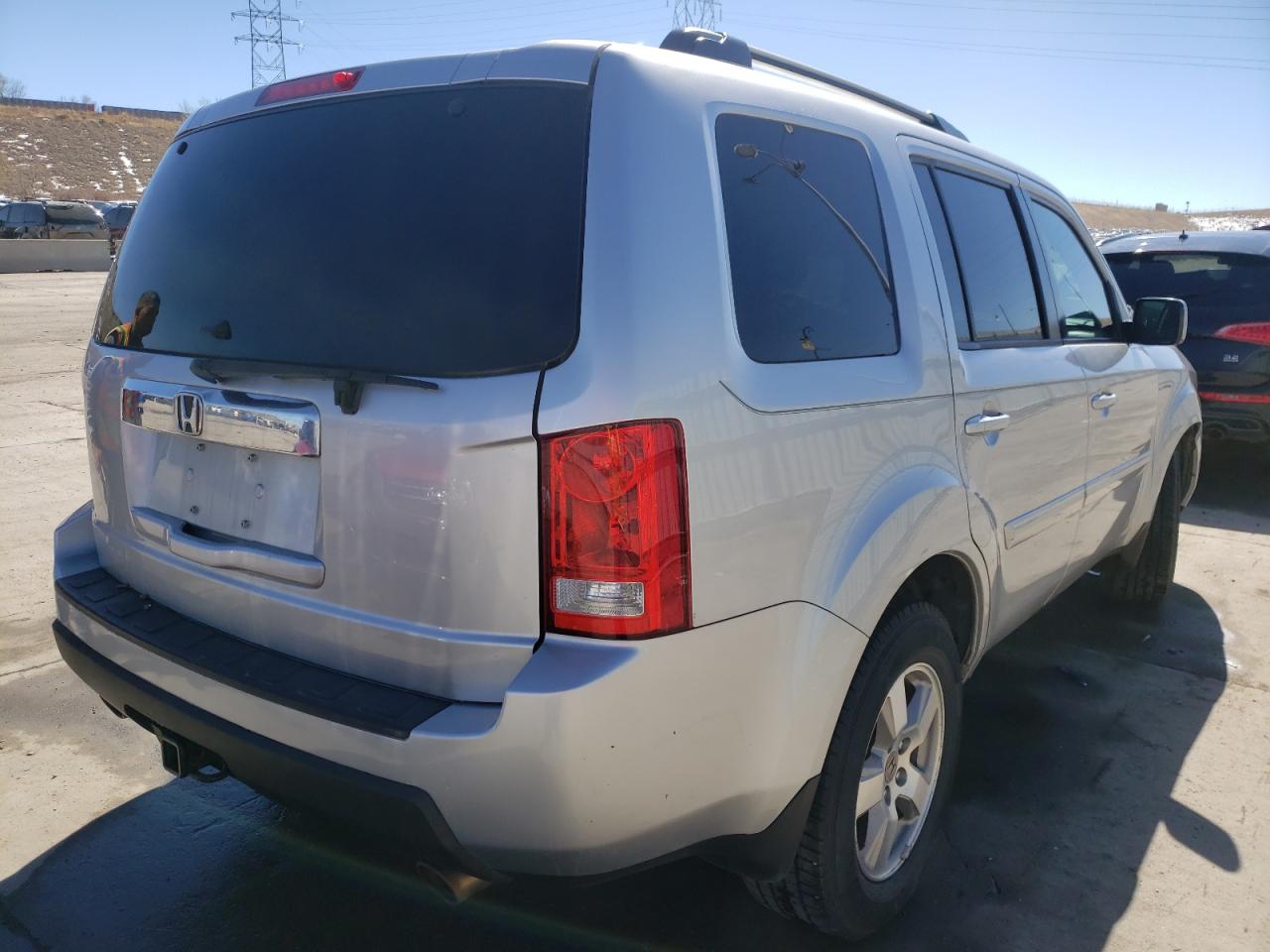 Photo 4 from auction – 2011 HONDA PILOT EX with VIN 5FNYF4H41BB085659