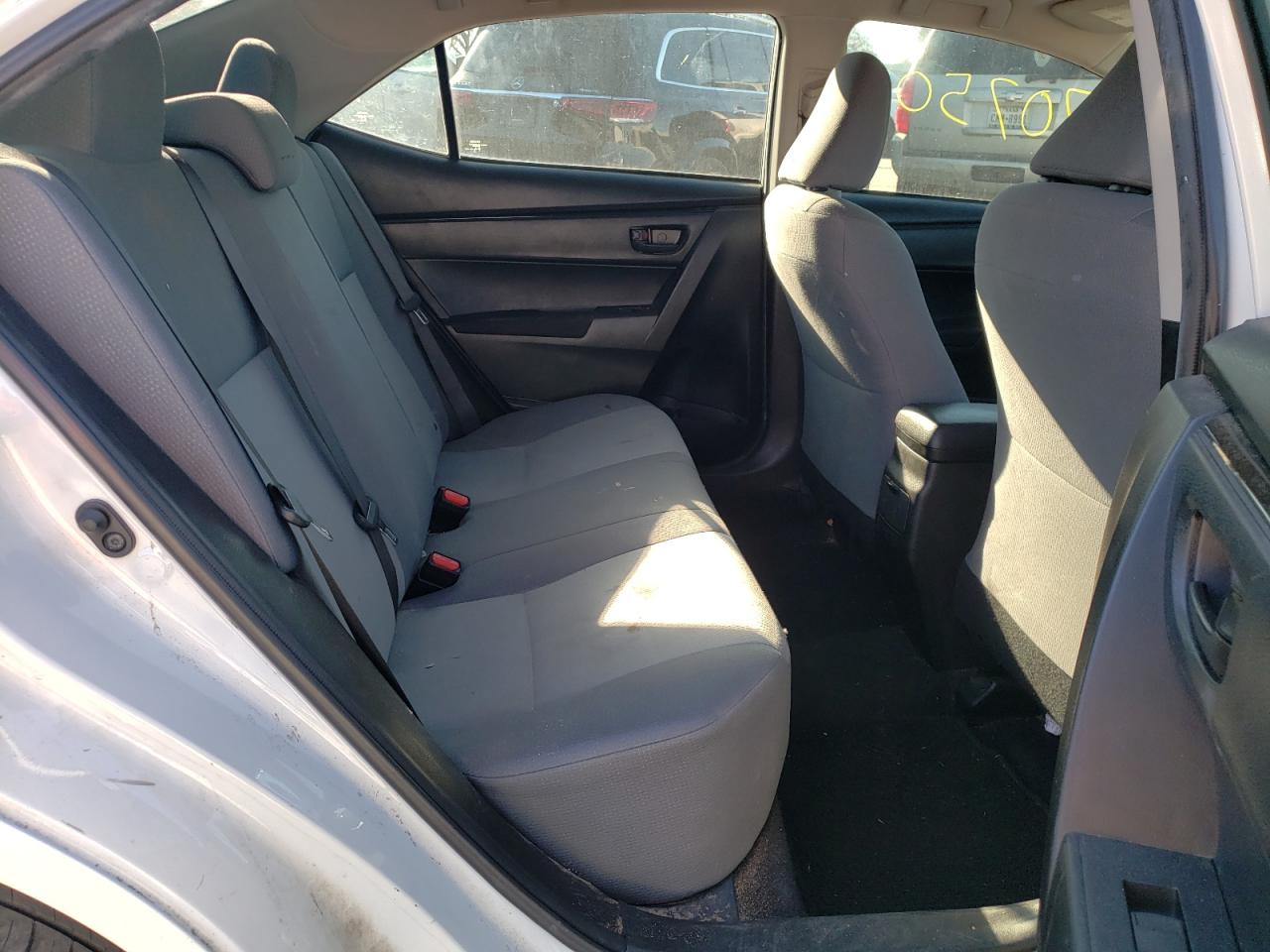 Фото 6 с аукциона – 2017 TOYOTA COROLLA L с VIN 5YFBURHEXHP718206
