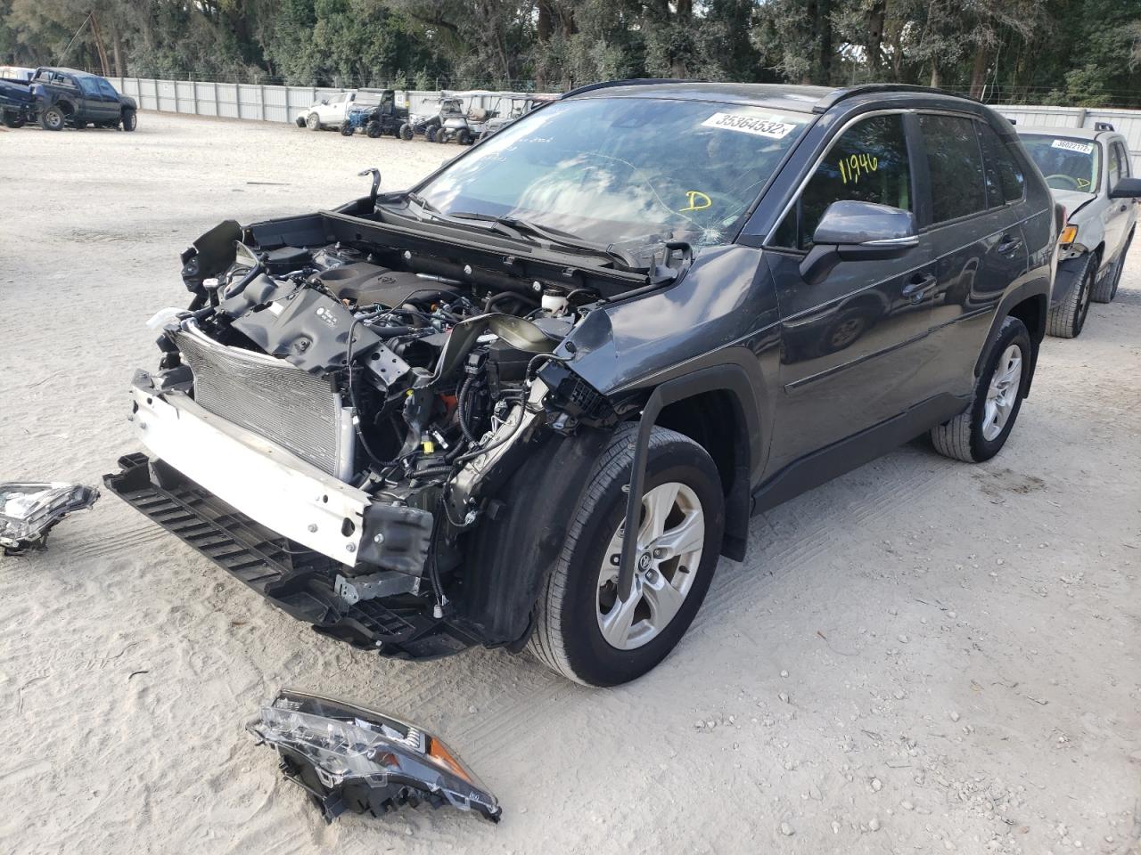 Photo 2 from auction – 2021 TOYOTA RAV4 XLE with VIN 2T3W1RFV7MC107547