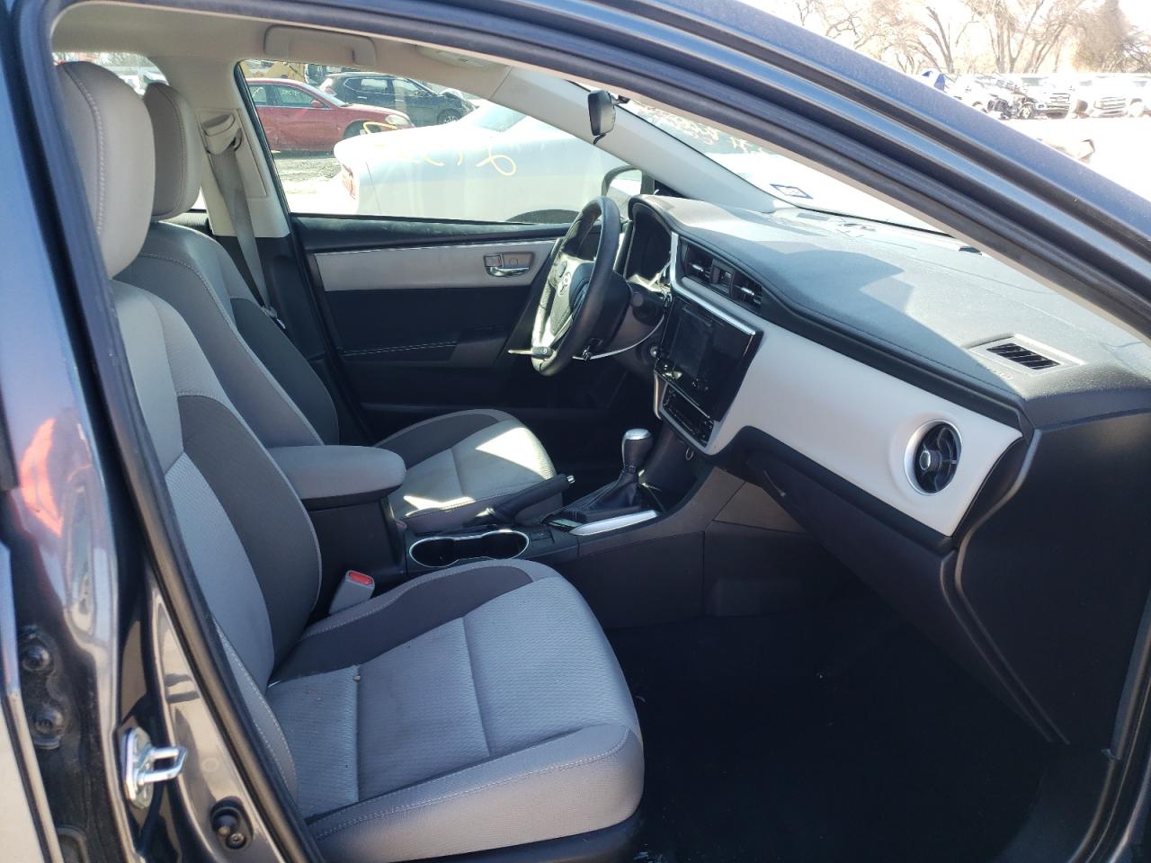 Photo 5 from auction – 2018 TOYOTA COROLLA L with VIN 5YFBURHE2JP787140