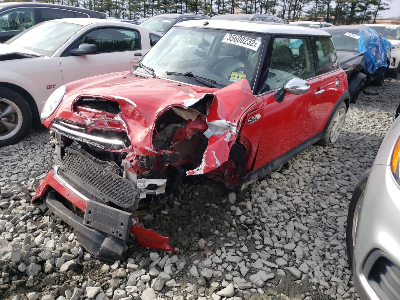 Photo 2 from auction – 2006 MINI COOPER S with VIN WMWRE33546TJ40090