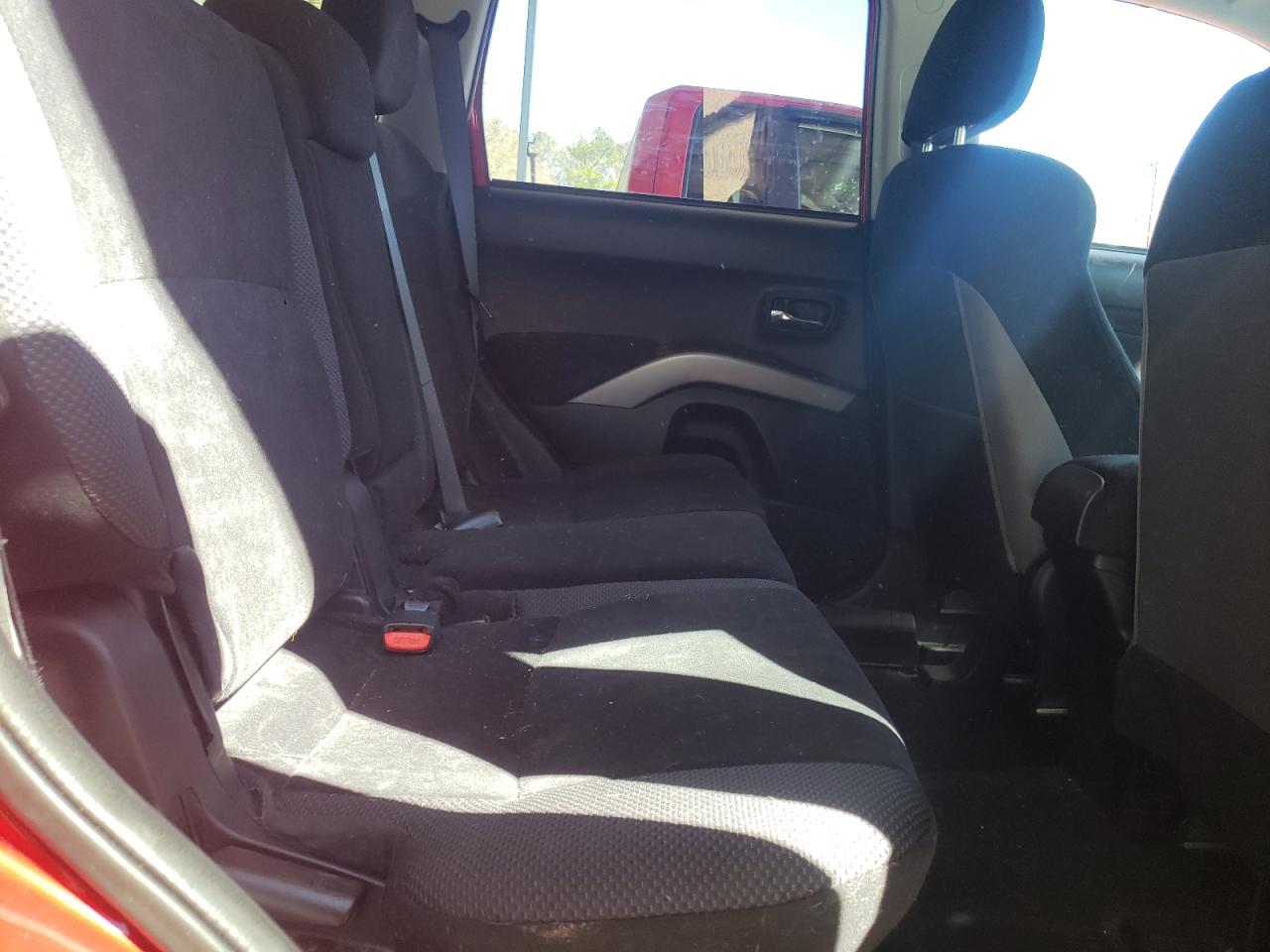 Photo 6 from auction – 2012 MITSUBISHI OUTLANDER with VIN JA4AS2AW6CU008611