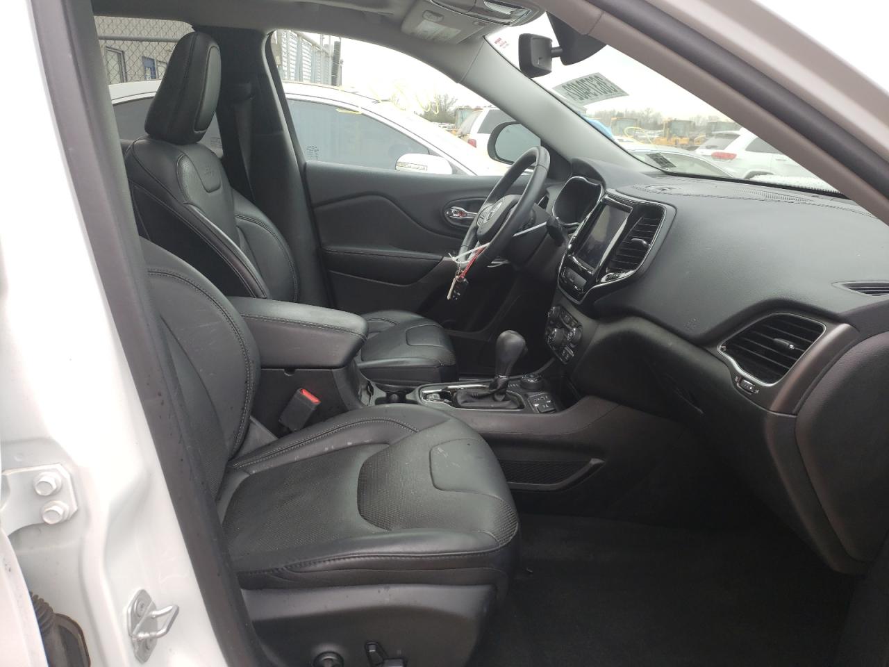 Photo 5 from auction – 2019 JEEP CHEROKEE L with VIN 1C4PJMDX2KD259059