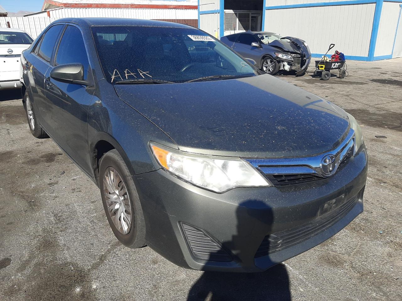 TOYOTA UK 2012 مع رقم تعريف المركبة 4T1BF1FK8CU601557 - صورة من المزاد