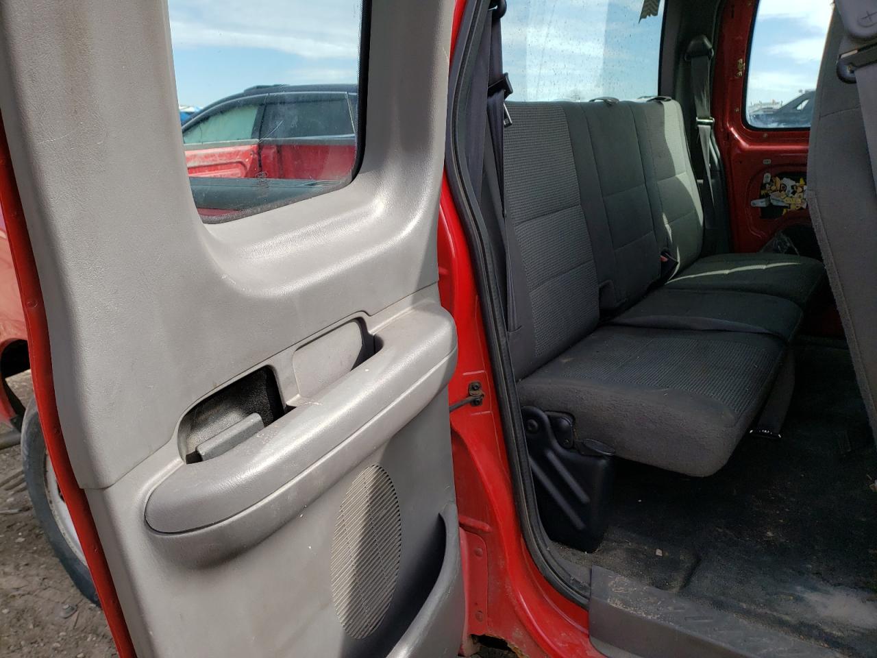 Photo 6 from auction – 2003 FORD F150 with VIN 1FTRX17253NB74962