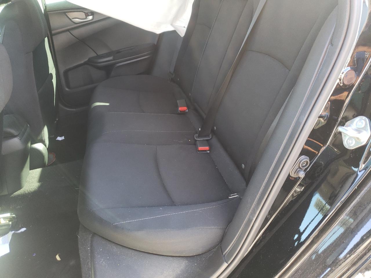 Photo 6 from auction – 2018 HONDA CIVIC EX with VIN 19XFC2F7XJE025403
