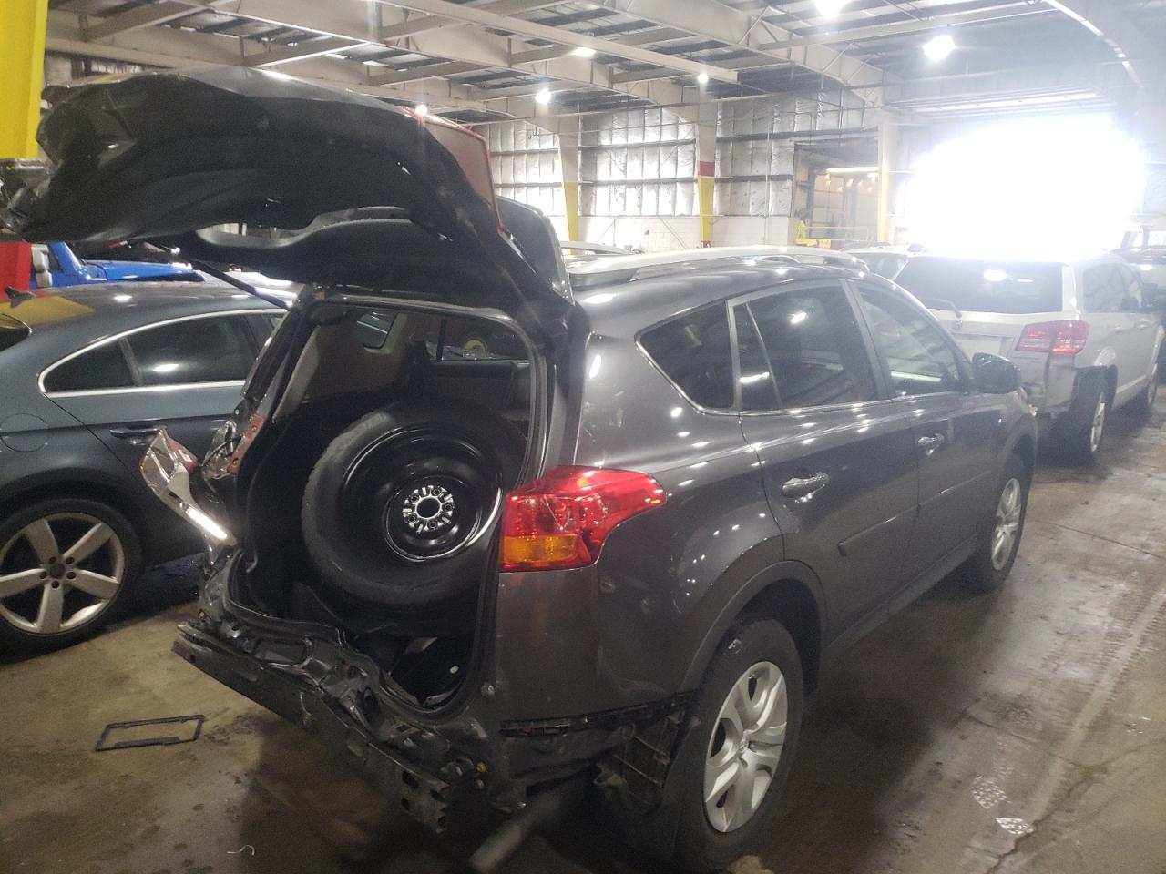 Photo 4 from auction – 2014 TOYOTA RAV4 LE with VIN 2T3BFREV2EW139713