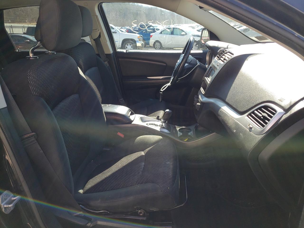 Photo 5 from auction – 2011 DODGE JOURNEY MA with VIN 3D4PH1FG2BT554411
