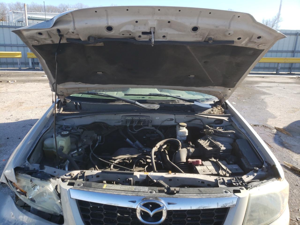 Photo 7 from auction – 2008 MAZDA TRIBUTE I with VIN 4F2CZ02Z08KM08626