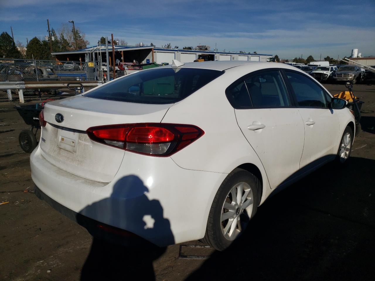 Photo 4 from auction – 2017 KIA FORTE LX with VIN 3KPFL4A79HE017838
