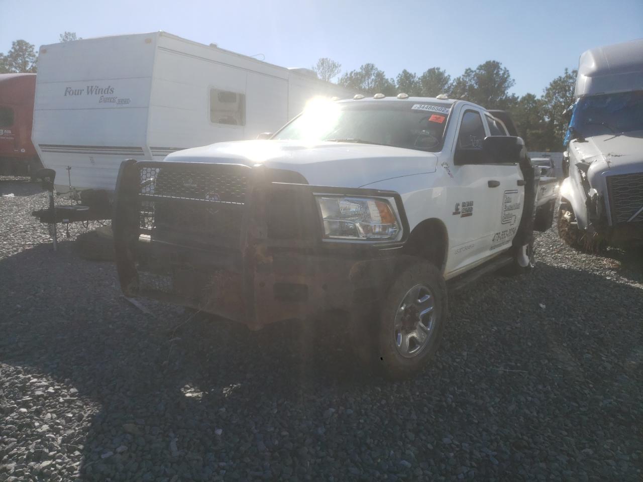 Photo 2 from auction – 2018 RAM 2500 ST with VIN 3C6UR5CL0JG206532