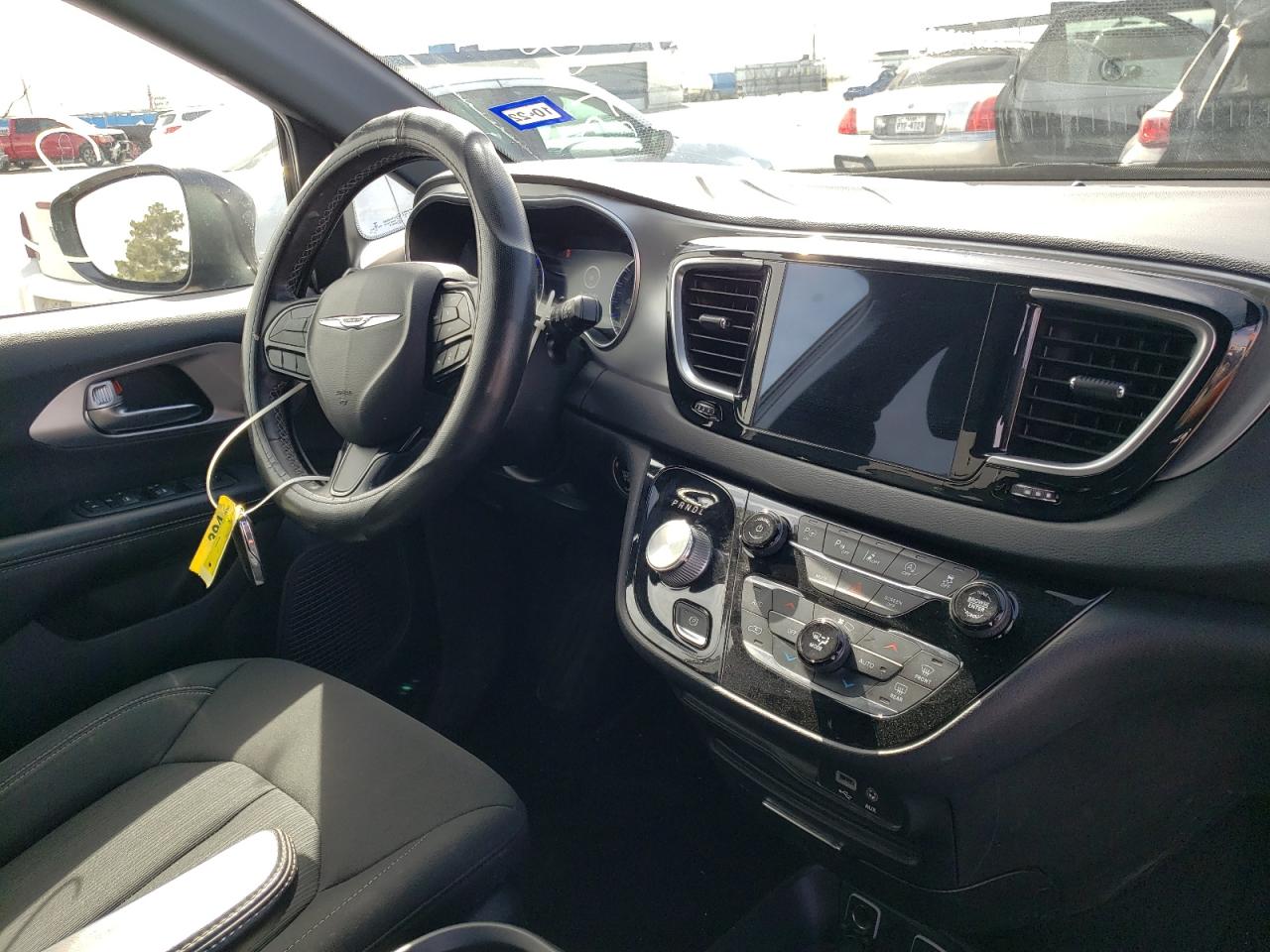 Photo 9 from auction – 2019 CHRYSLER PACIFICA T with VIN 2C4RC1FG4KR627799