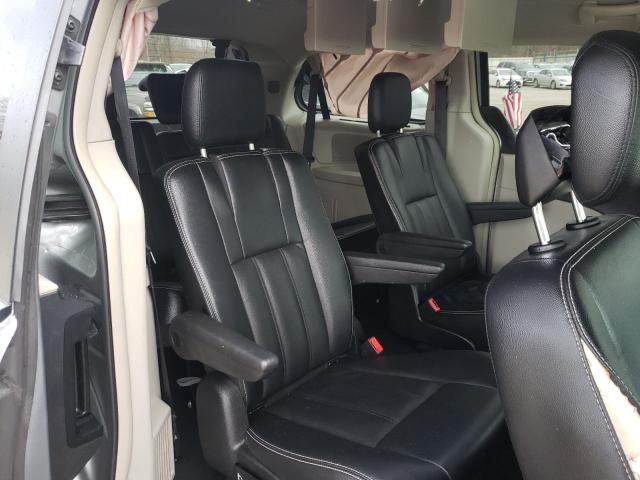 Photo 6 from auction – 2015 CHRYSLER TOWN & COU with VIN 2C4RC1BG6FR677132