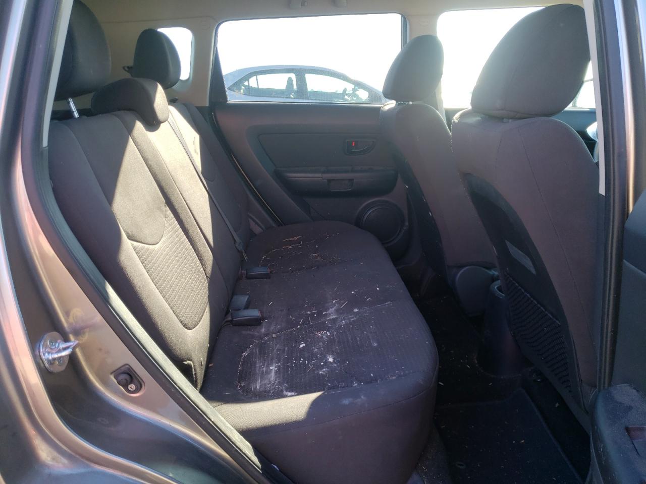 Photo 6 from auction – 2013 KIA SOUL with VIN KNDJT2A59D7602992