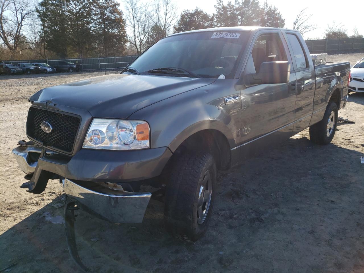 Photo 2 from auction – 2005 FORD F150 with VIN 1FTPX14515NA16417