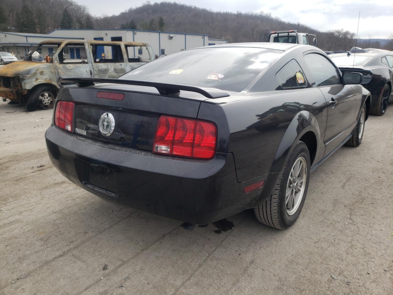 Photo 4 from auction – 2005 FORD MUSTANG with VIN 1ZVFT80N855232526