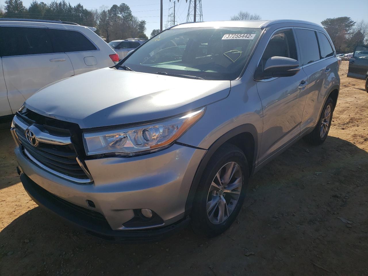 Foto 2 de la subasta – 2015 TOYOTA HIGHLANDER con VIN 5TDKKRFH7FS084392