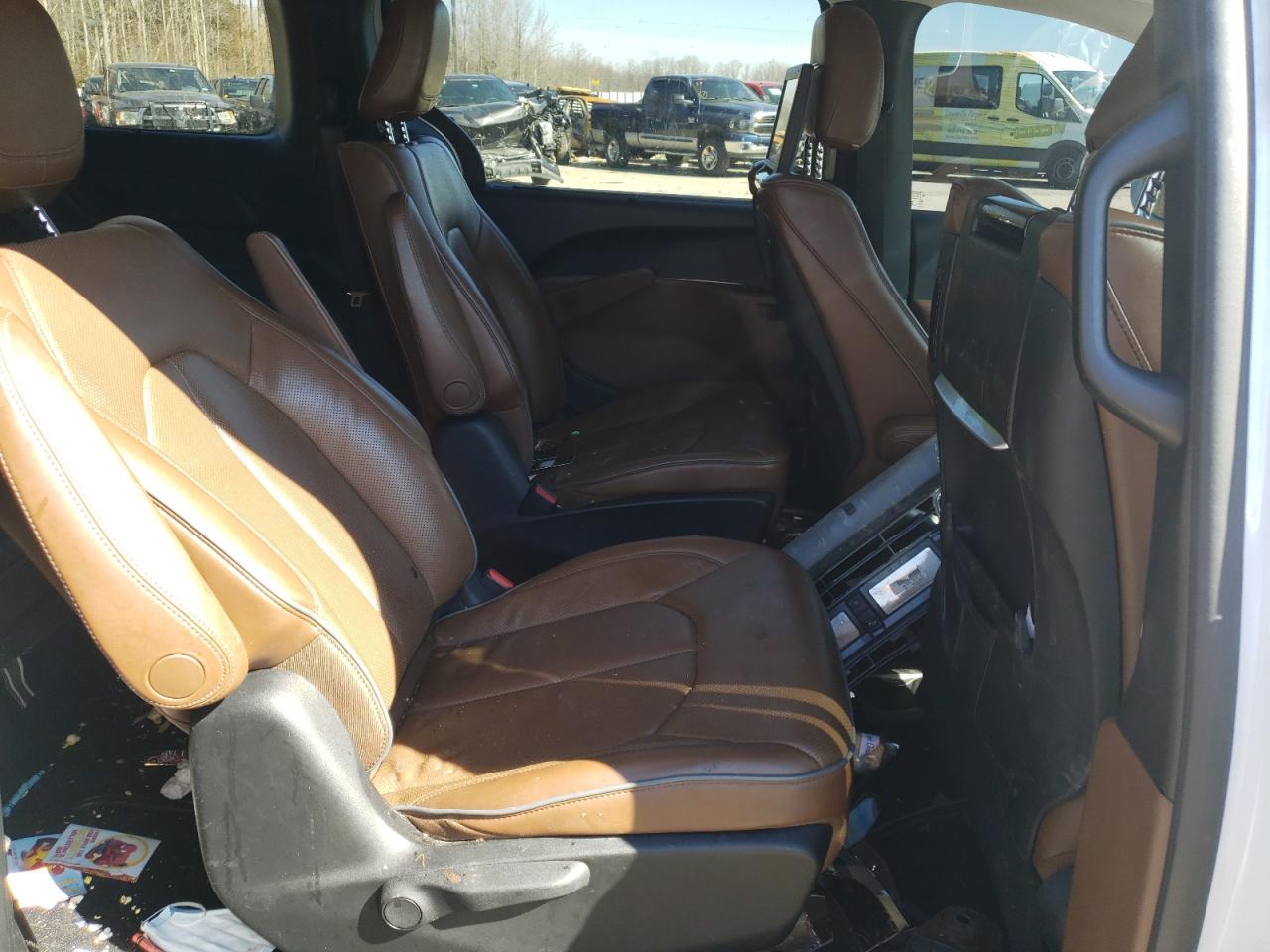 Photo 6 from auction – 2018 CHRYSLER PACIFICA H with VIN 2C4RC1N78JR339705