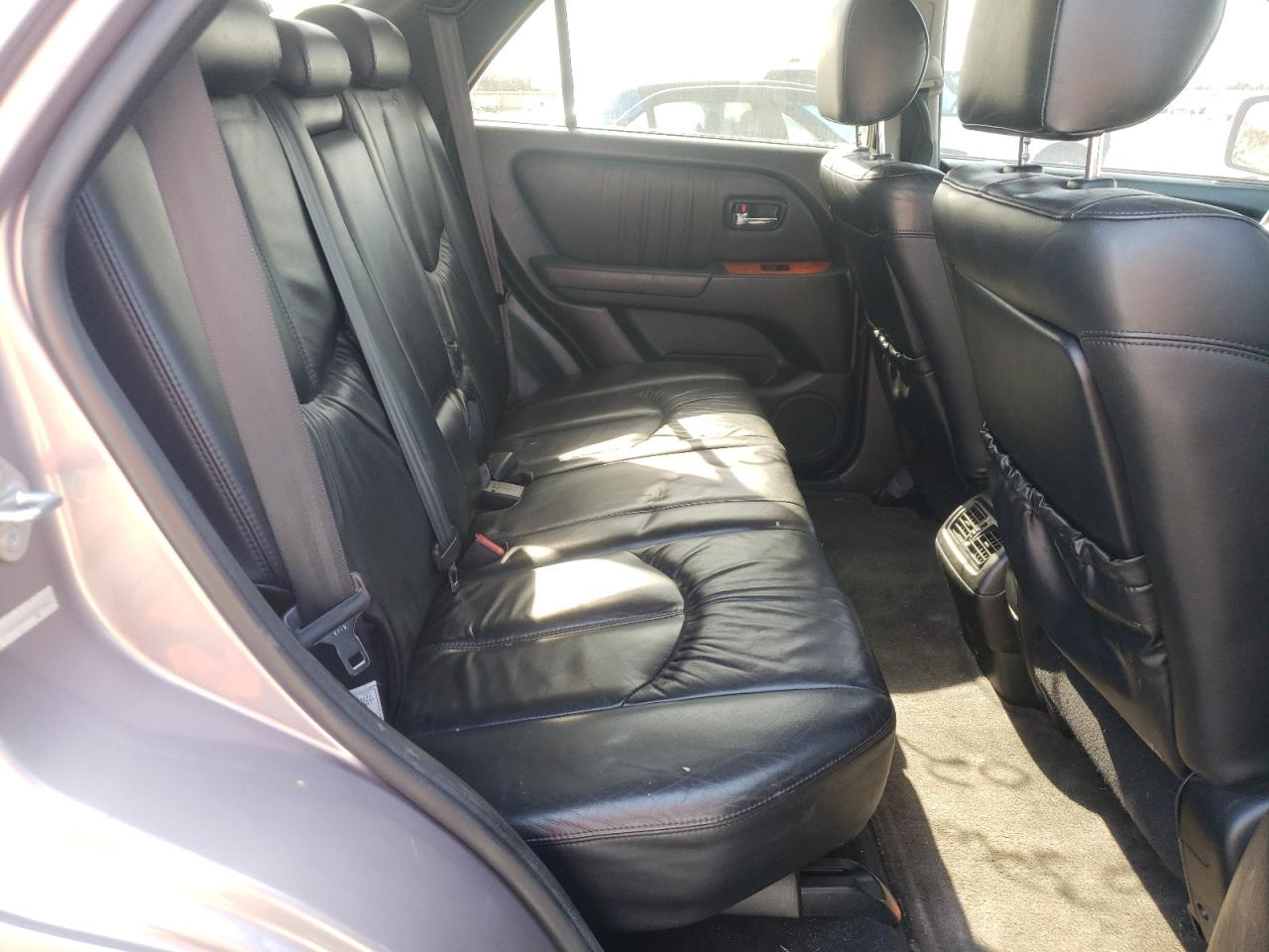 Photo 6 from auction – 2001 LEXUS RX 300 with VIN JTJGF10U510091660
