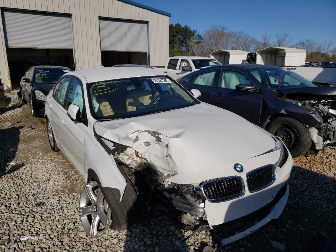 BMW 328 XI 2015 with VIN WBA3B3G54FNR88497 - Photo from auction
