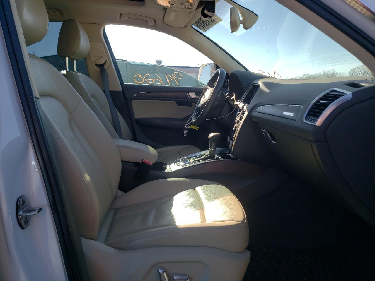 Photo 5 from auction – 2014 AUDI Q5 PREMIUM with VIN WA1LFAFP3EA035696
