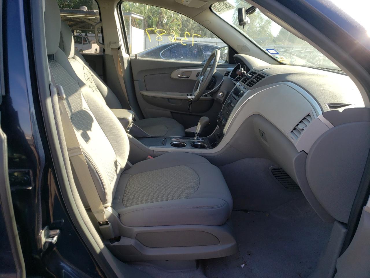 Photo 5 from auction – 2011 CHEVROLET TRAVERSE L with VIN 1GNKRFED3BJ324481