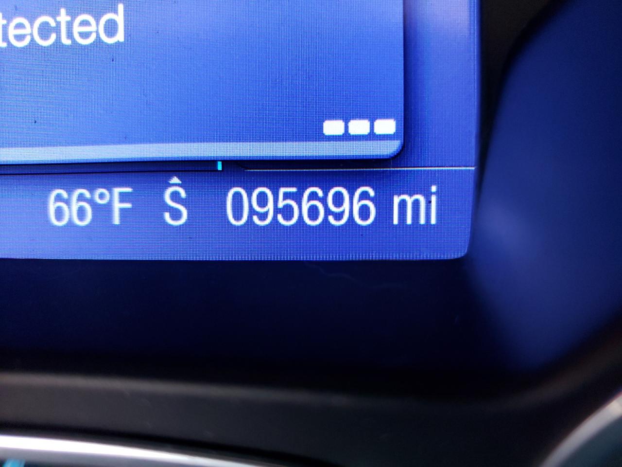 Photo 8 from auction – 2013 FORD FOCUS SE with VIN 1FADP3K27DL177233
