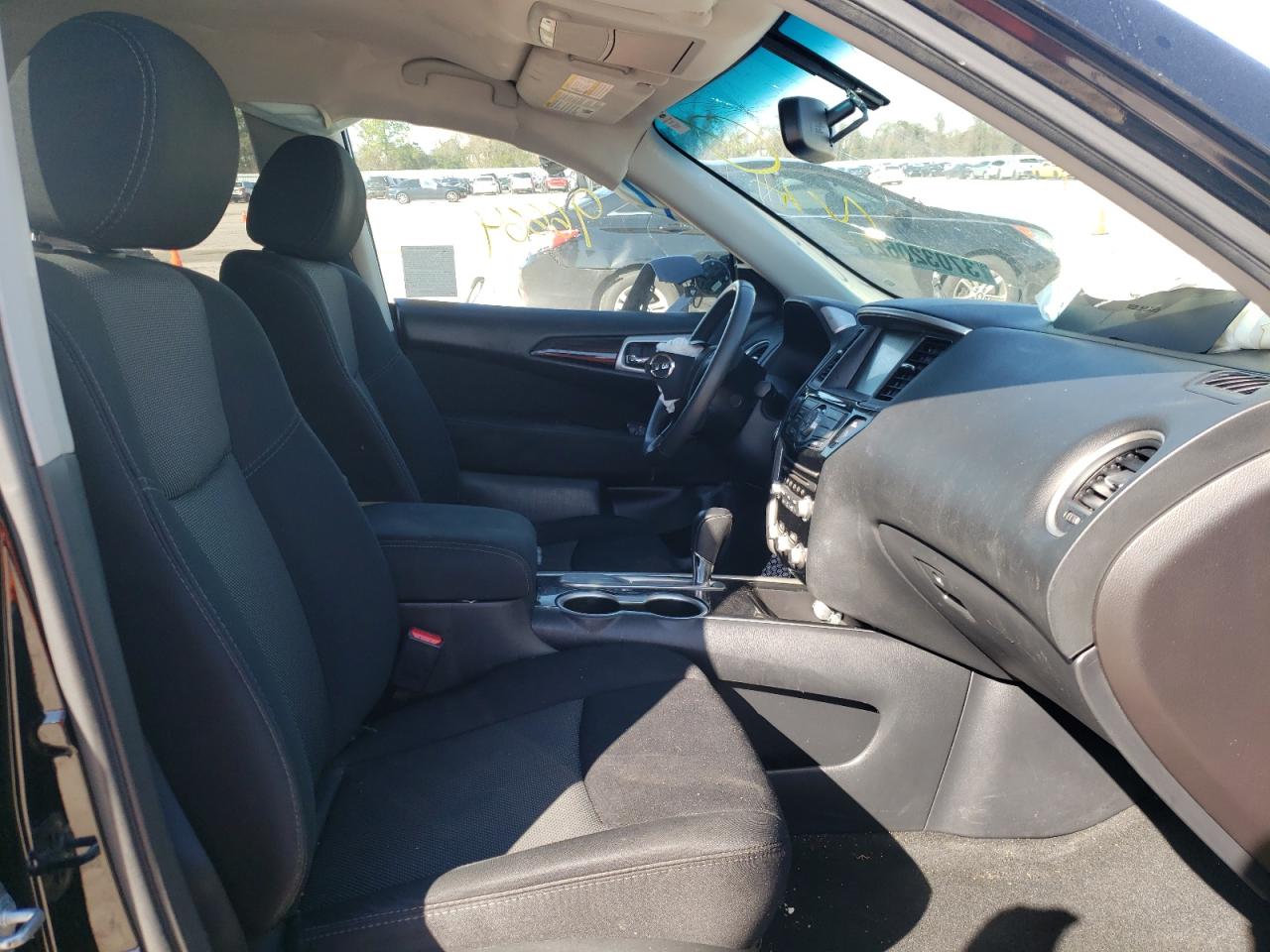 Photo 5 from auction – 2017 NISSAN PATHFINDER with VIN 5N1DR2MN8HC654677