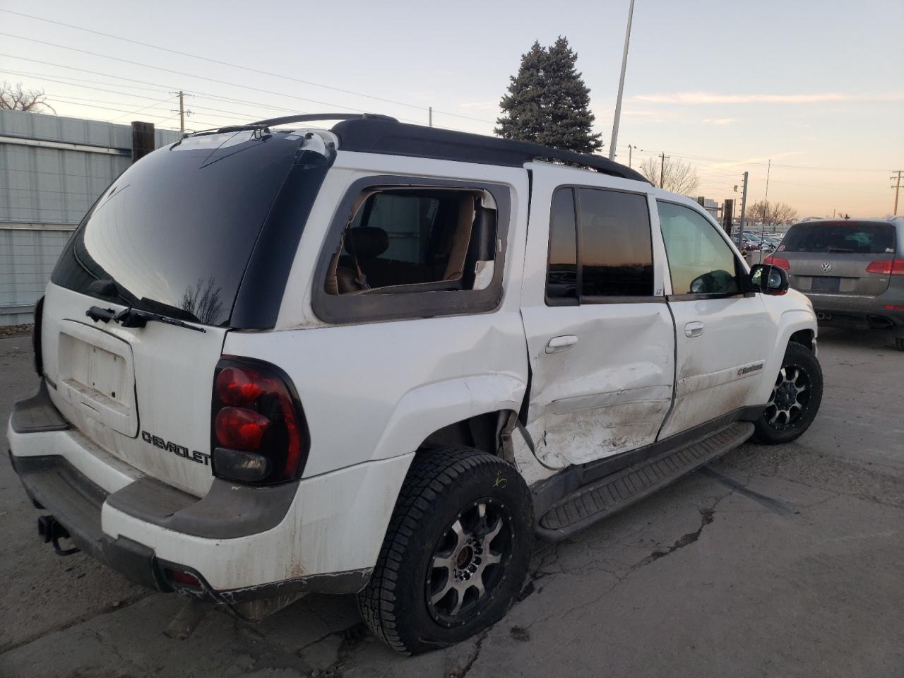Photo 4 from auction – 2003 CHEVROLET TRAILBLAZE with VIN 1GNET16S336199372