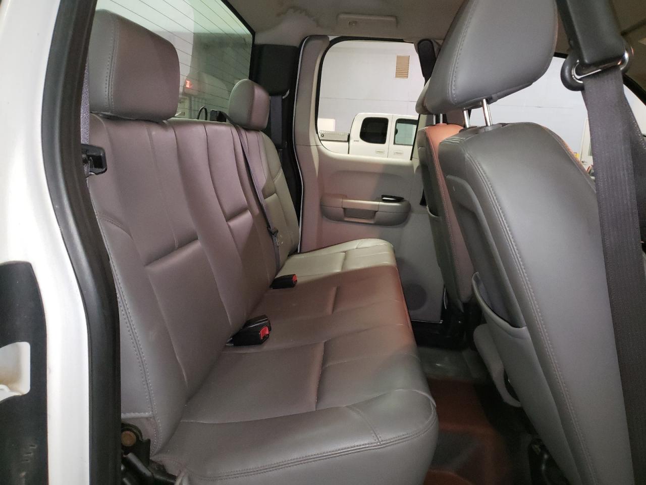 Photo 6 from auction – 2009 CHEVROLET SILVERADO with VIN 1GCEK190X9Z227763