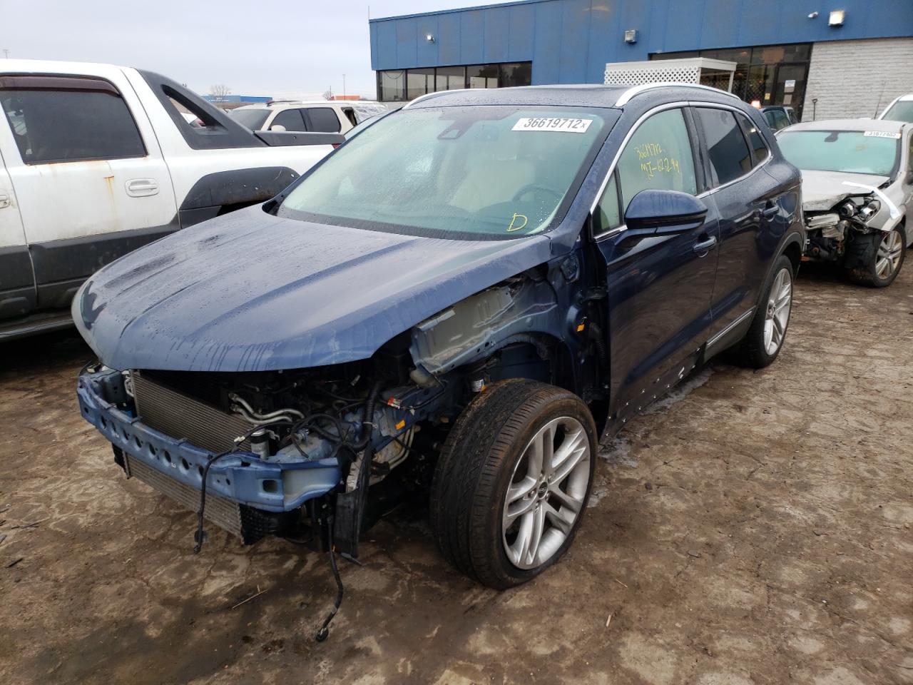 Photo 2 from auction – 2015 LINCOLN MKC with VIN 5LMTJ2AH8FUJ12372