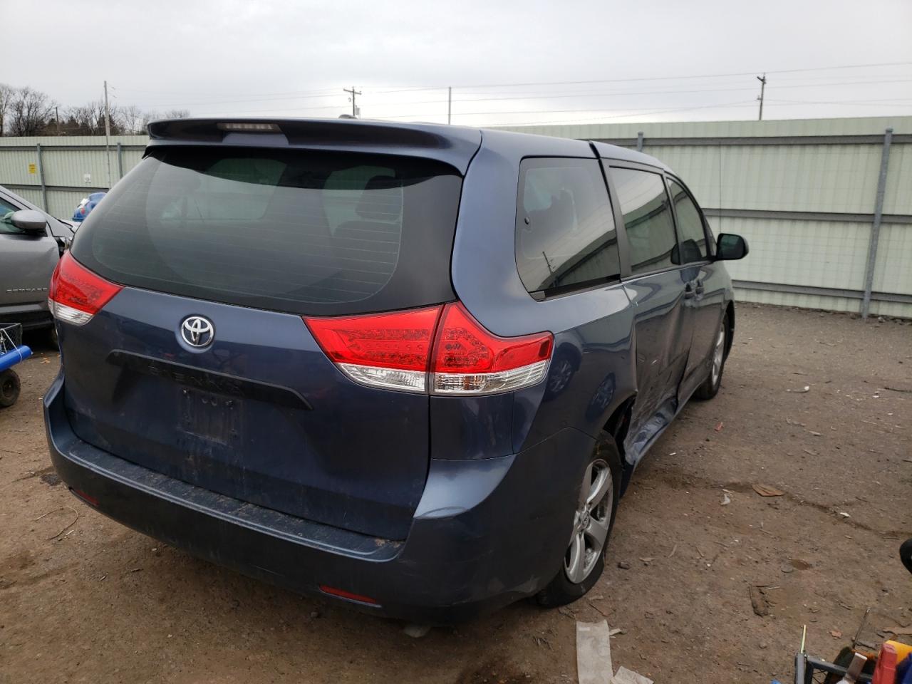 Photo 4 from auction – 2014 TOYOTA SIENNA with VIN 5TDZK3DC8ES524945