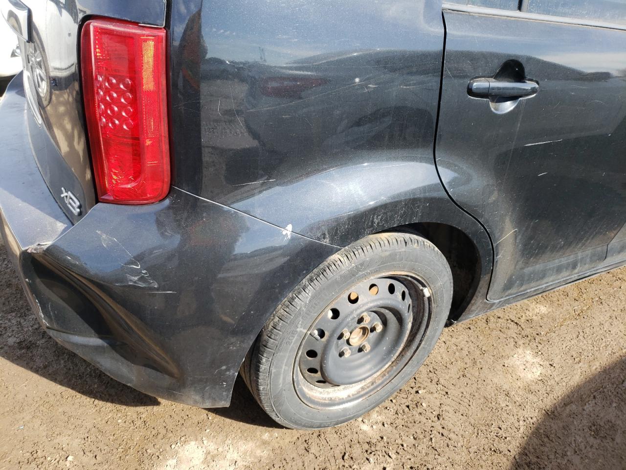 Photo 9 from auction – 2008 TOYOTA SCION XB with VIN JTLKE50EX81045136