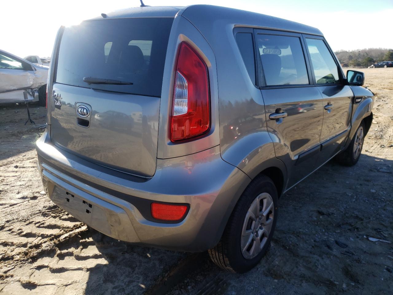 Photo 4 from auction – 2013 KIA SOUL with VIN KNDJT2A59D7602992