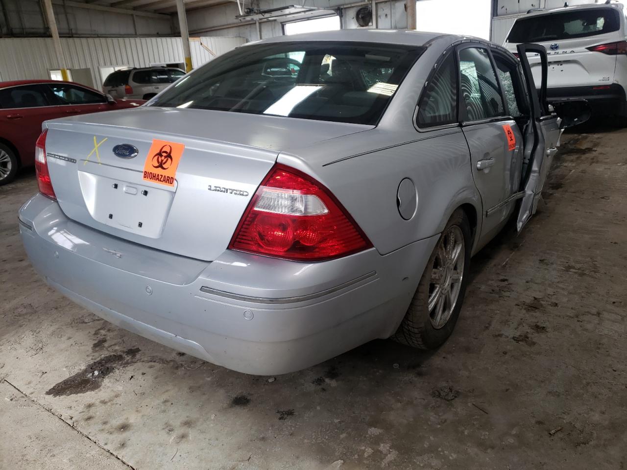 Photo 4 from auction – 2005 FORD FIVE HUNDR with VIN 1FAFP25135G141720