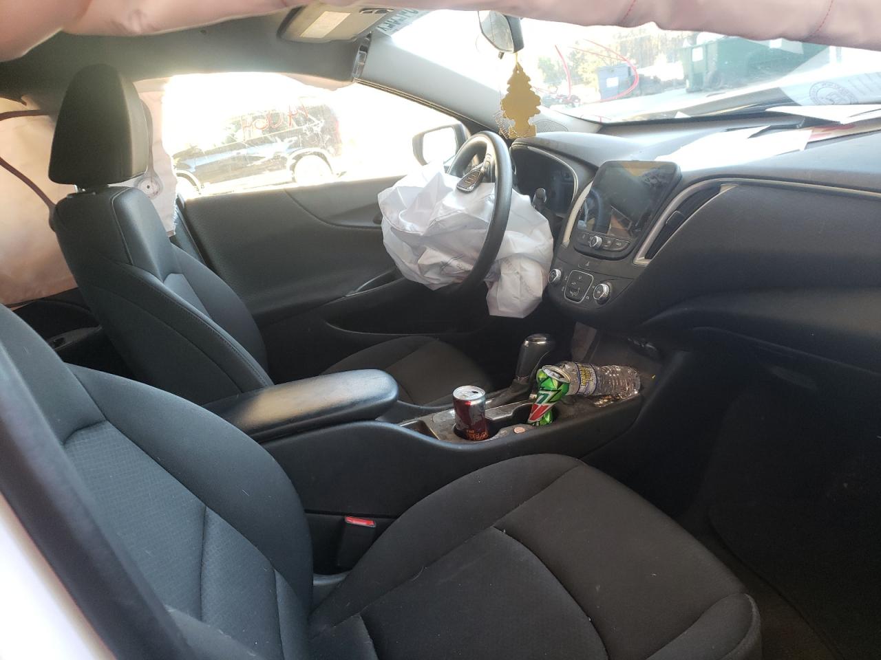 Photo 5 from auction – 2019 CHEVROLET MALIBU LS with VIN 1G1ZB5STXKF218929