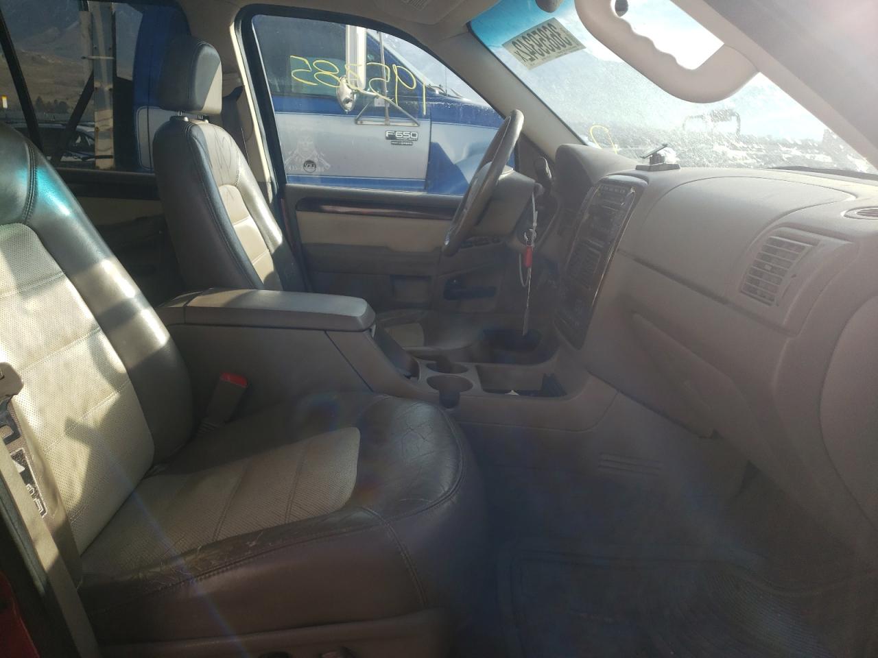 Photo 5 from auction – 2002 FORD EXPLORER E with VIN 1FMZU74E92ZA64218