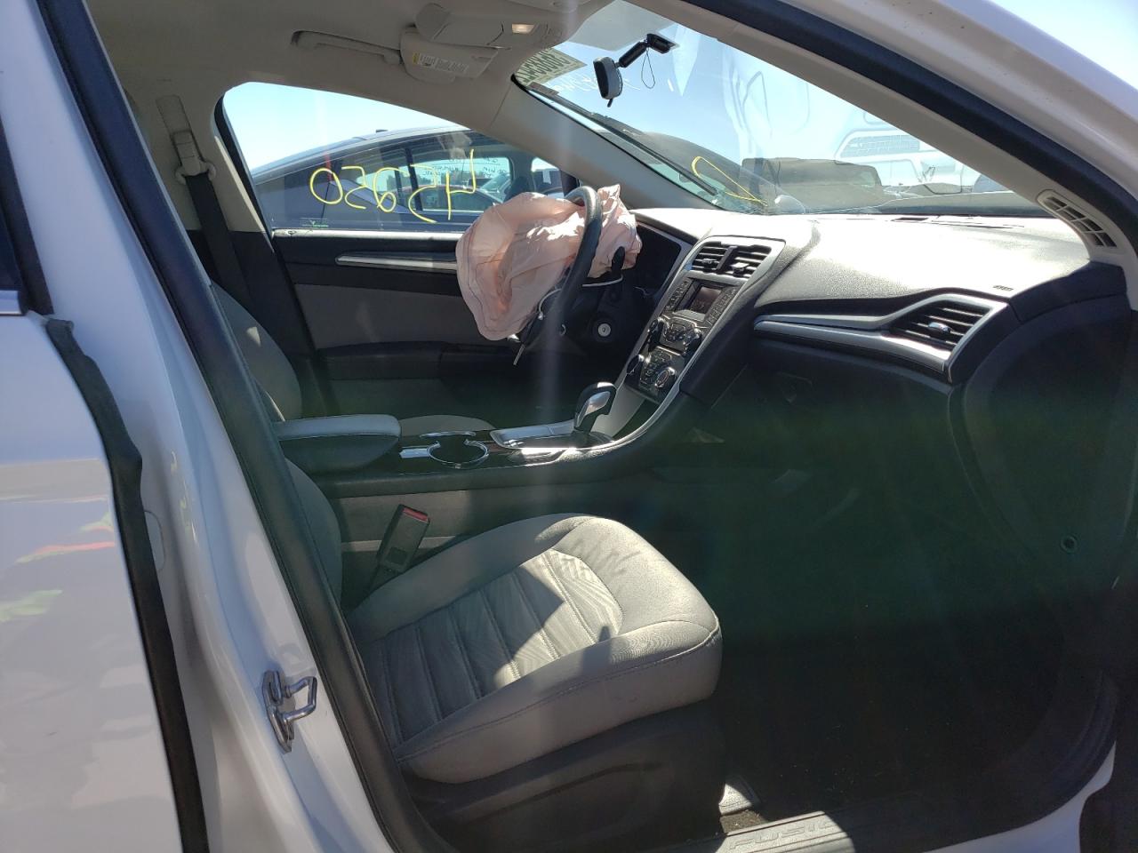 Photo 5 from auction – 2016 FORD FUSION S with VIN 3FA6P0G71GR387876