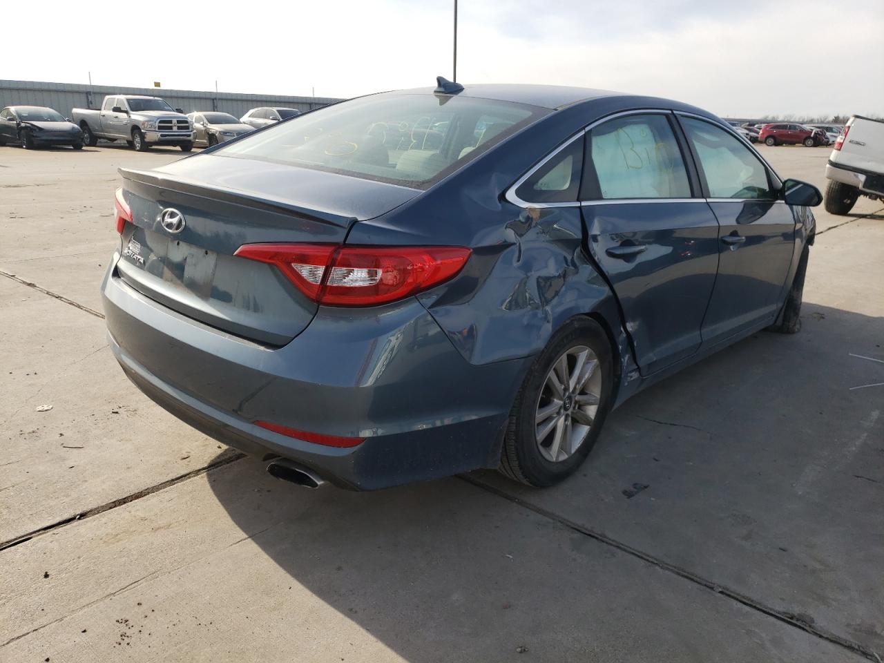 Photo 4 from auction – 2016 HYUNDAI SONATA SE with VIN 5NPE24AF7GH370885