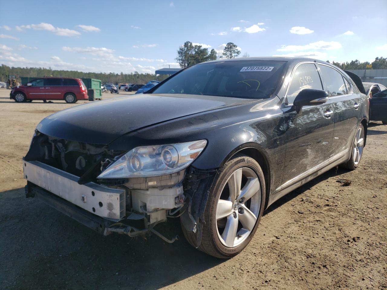 Photo 2 from auction – 2011 LEXUS LS 460L with VIN JTHGL5EF0B5043693