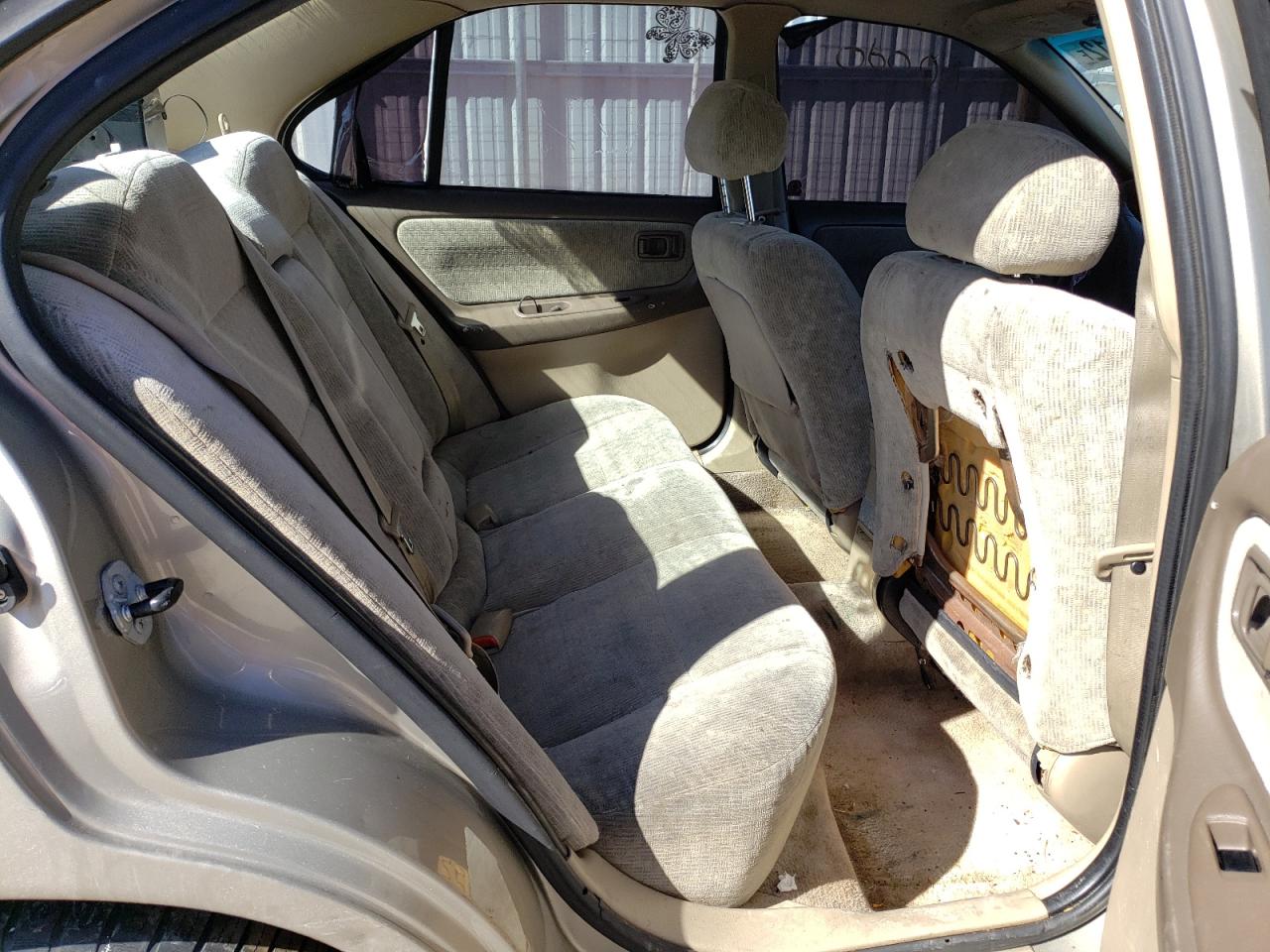 Photo 6 from auction – 2001 NISSAN ALTIMA XE with VIN 1N4DL01D71C204469