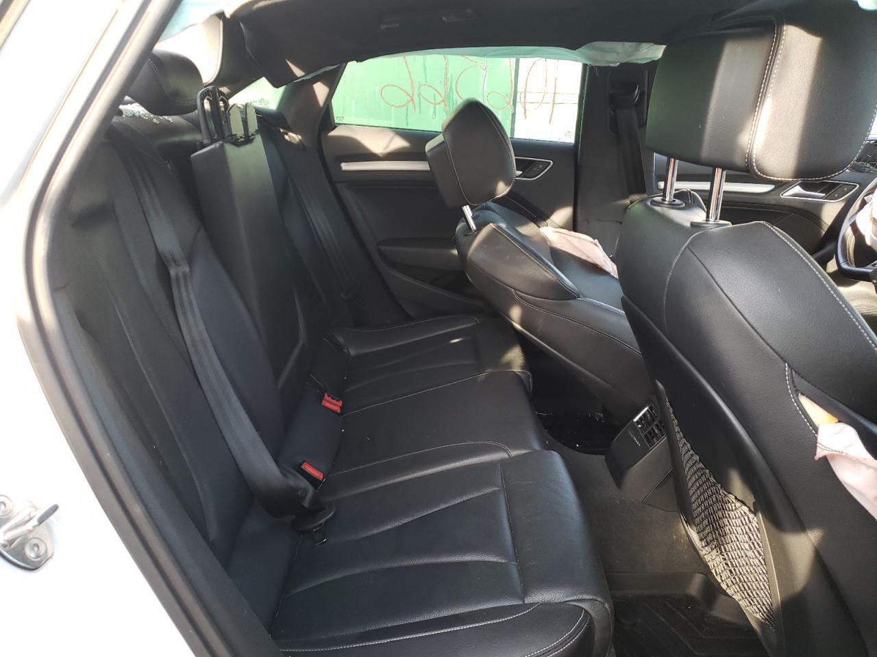 Photo 6 from auction – 2015 AUDI UK with VIN WAUBFGFF6F1133552
