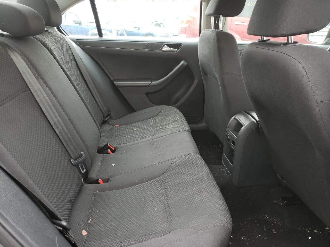 Photo 6 from auction – 2014 VOLKSWAGEN JETTA BASE with VIN 3VW2K7AJXEM250740