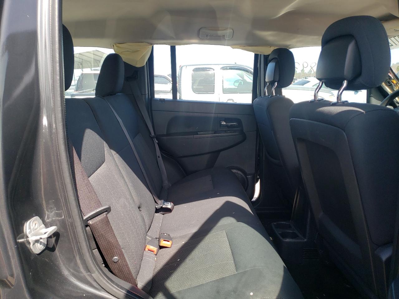 Photo 6 from auction – 2011 JEEP LIBERTY SP with VIN 1J4PP2GK2BW580200