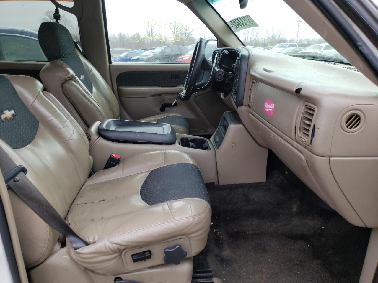 Photo 5 from auction – 2002 CHEVROLET AVALANCHE with VIN 3GNEK13T92G177678