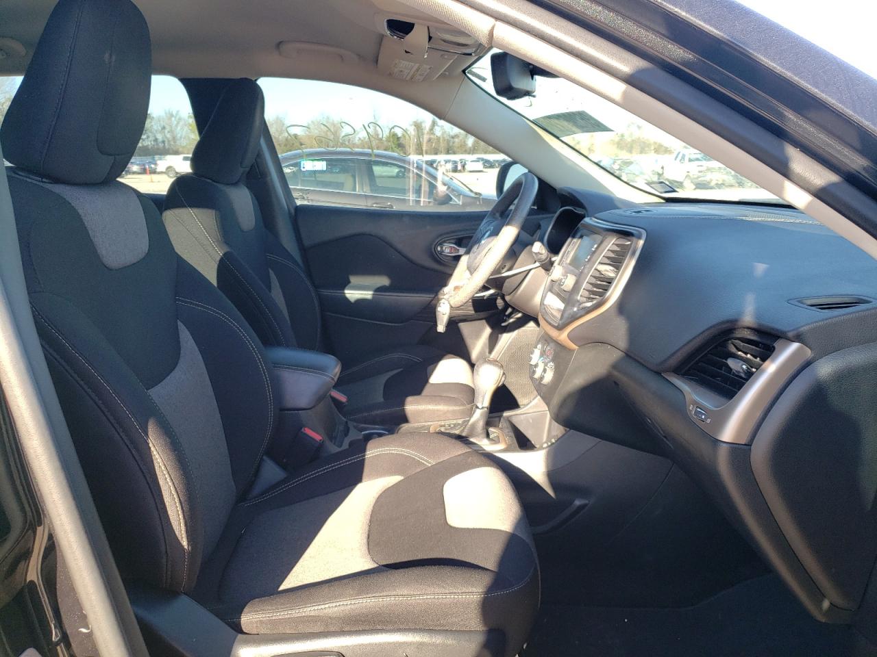 Photo 5 from auction – 2014 JEEP CHEROKEE S with VIN 1C4PJLAB7EW319039