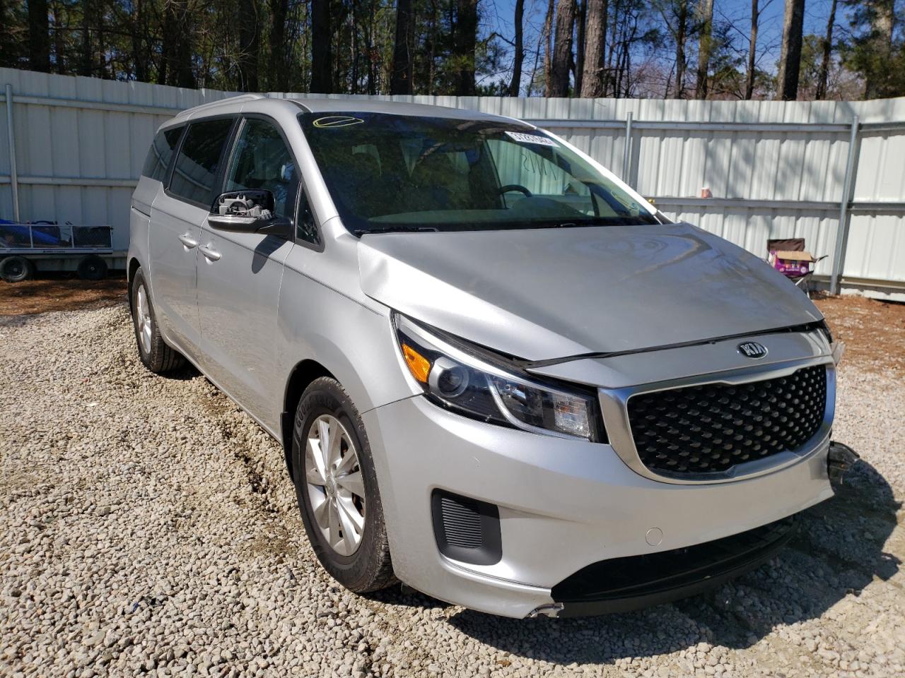 KIA SEDONA LX 2016 with VIN KNDMB5C10G6206262 - Photo from auction