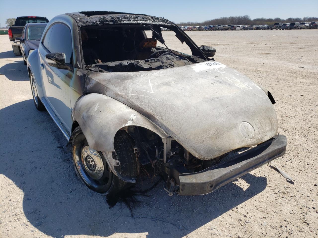 Photo 9 from auction – 2012 VOLKSWAGEN BEETLE with VIN 3VWHX7AT5CM653566