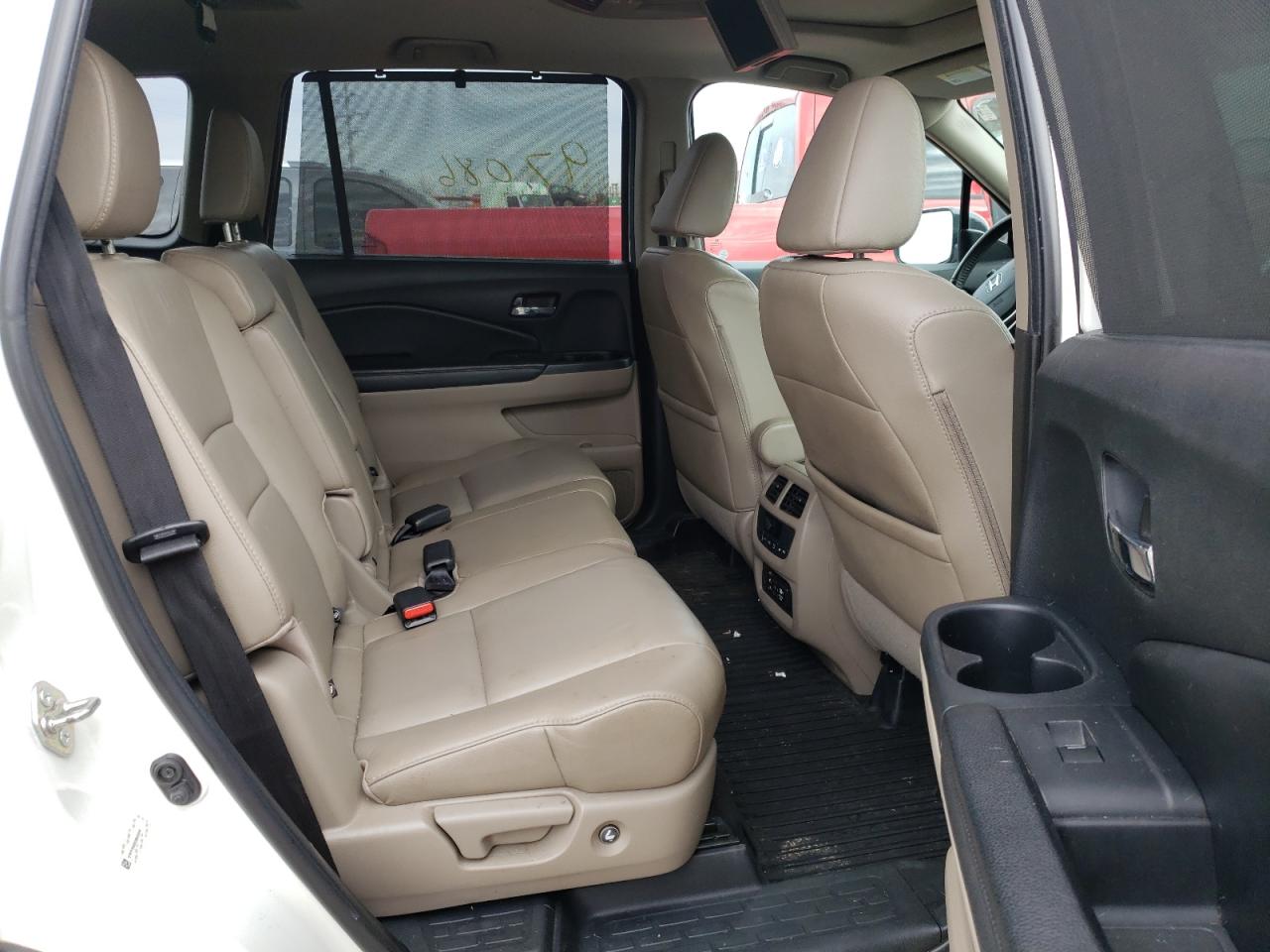 Photo 6 from auction – 2016 HONDA PILOT EXL with VIN 5FNYF6H80GB045899