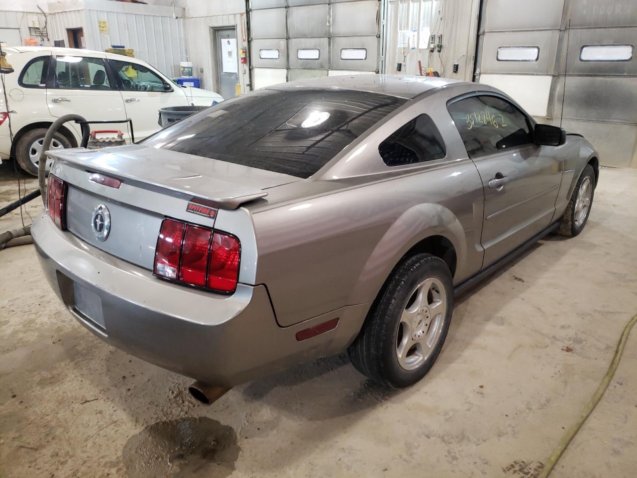 Photo 4 from auction – 2008 FORD MUSTANG with VIN 1ZVHT80N185179844